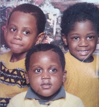  Gabriel Cannon with his brothers.